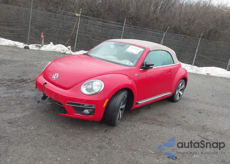 2015 Volkswagen Beetle 2.0T R-Line z USA, uszkodzony, nr VIN 3VW7T7AT2FM810241